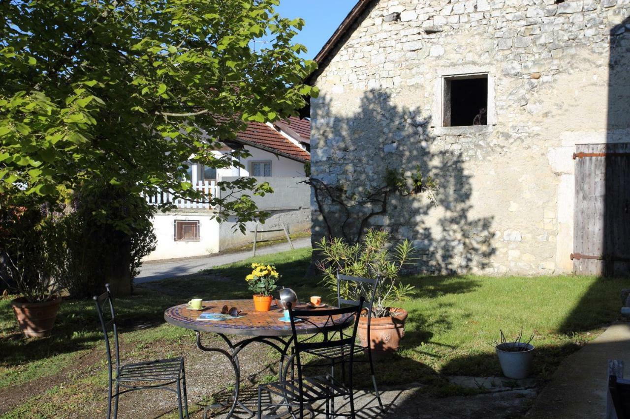 Chambres D'Hotes Des Deux Lacs Ceyzerieu Buitenkant foto